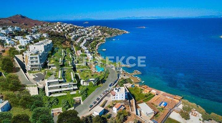 Apartments in a Complex with Private Pier in Bodrum Yalıkavak