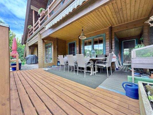 überdachte Terrasse