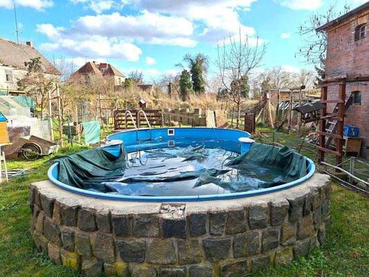 11 Hofmitte Bassin.jpg