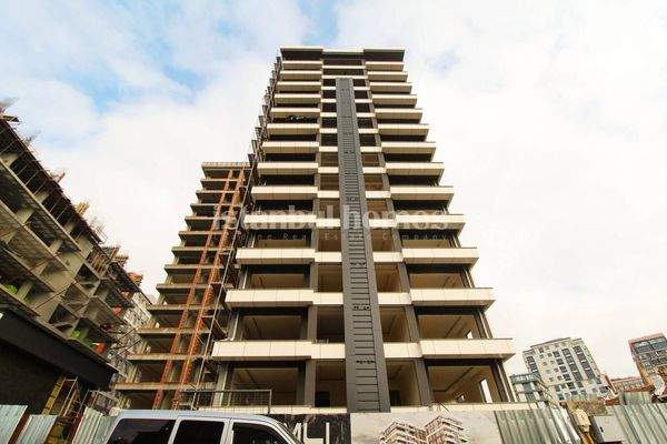 Investment Lake Views Apartments in a Complex in Kucukcekmece