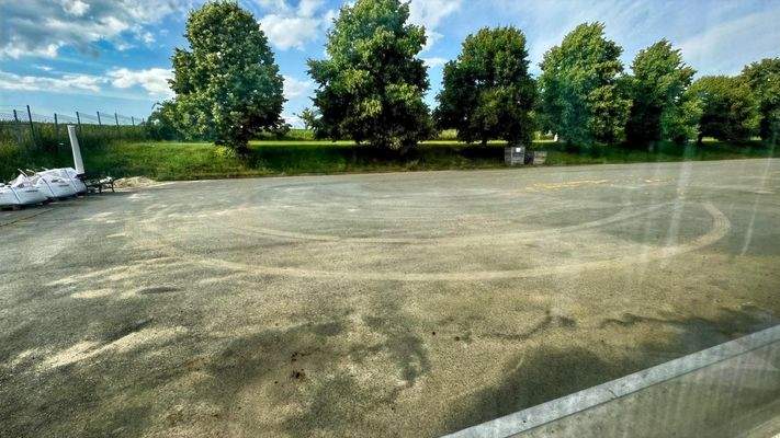 Blick auf die hinteren Außenanlagen