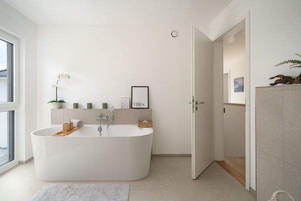 Mit schöner Badewanne