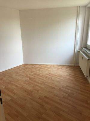 Beispielfoto Ansicht Schlafzimmer mit  Laminatboden