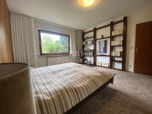 Großes Schlafzimmer