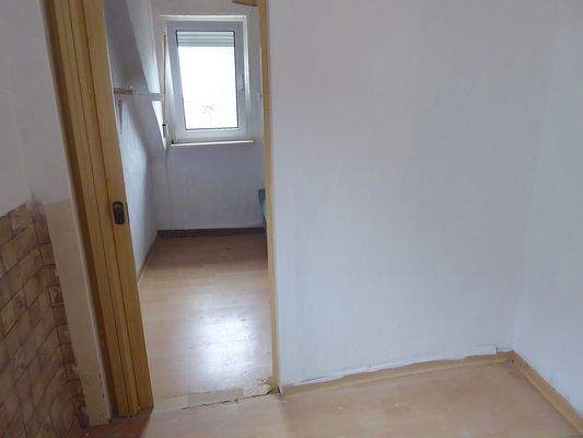 Durchgangszimmer mit Zimmer dahinter OG
