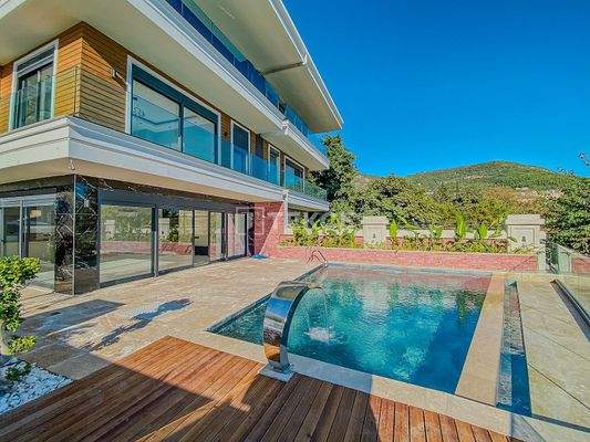 Home with Pool, Garden, City and Sea Views in Alanya Antalya