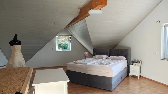 d7329d18-8276-4de6-b61c-bf8b5784c5f7-1945831540