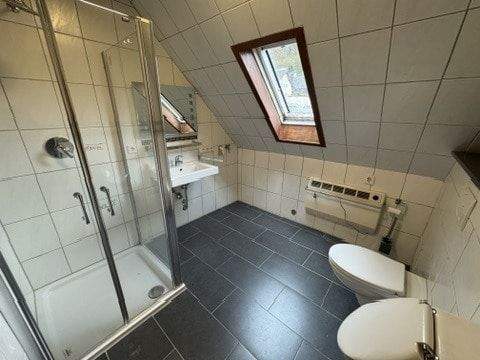 Badezimmer (Dachgeschoss)