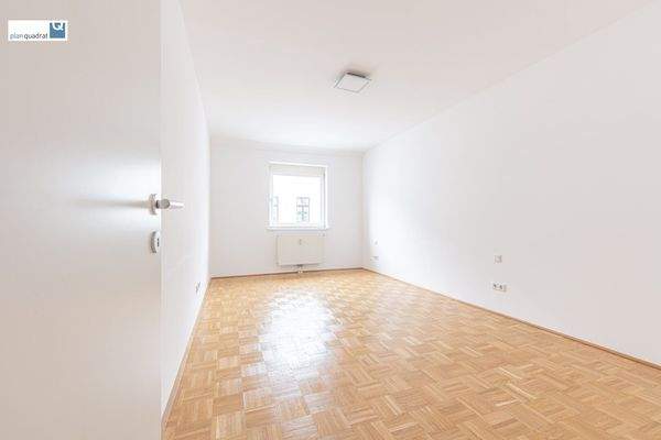 Schlafzimmer (ca. 16,50 qm)