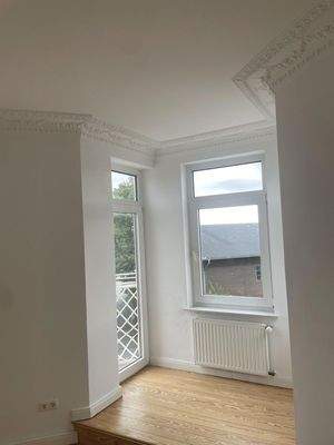 Erker mit Tür zum Balkon