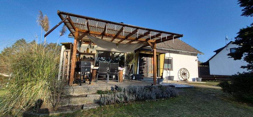 überdachte Terrasse