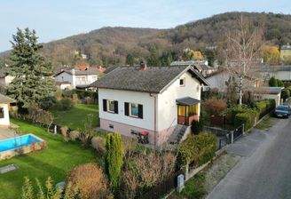 Haus auf großen Grundstück