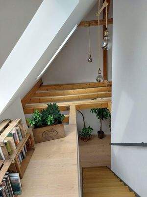 Empore mit Einrichtungsbeispie