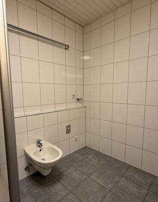 Bad Bidet und WaMa-Anschluss