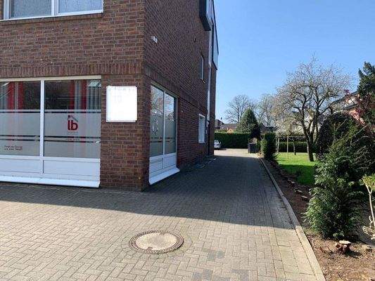 Durchfahrt zu den Stellplätzen