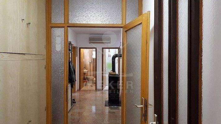 Ein wundervoller Kamin schenkt wohlige Wärme