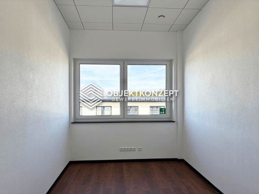 Büro über Werkstatt