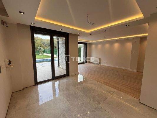 Triplex Villa with Pool and Garden Near the Beach in Şile Istanbul
