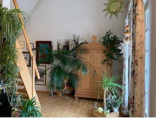 Essbereich mit Zugang zum Studio