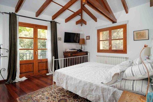 Finca mit Privatsphäre und Bergblick zum Verkauf in Puigpunyent, Mallorca