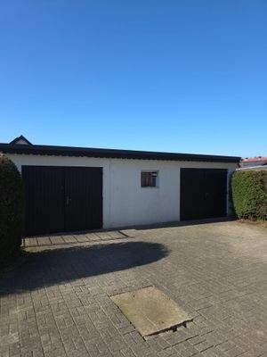 Garagen + Stellplätze