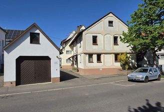 Außenansicht Straße Wohnhaus/Garage
