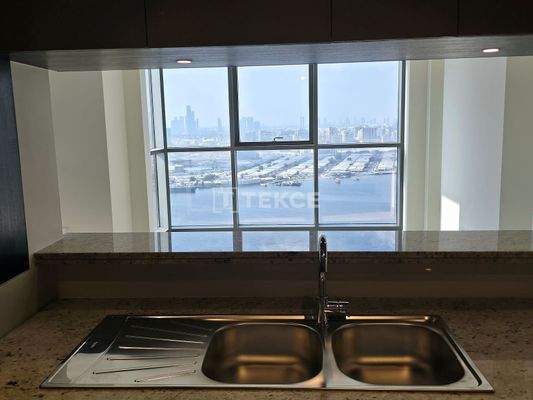 Sea View Luxurious Apartment in Dubai Creek Harbour