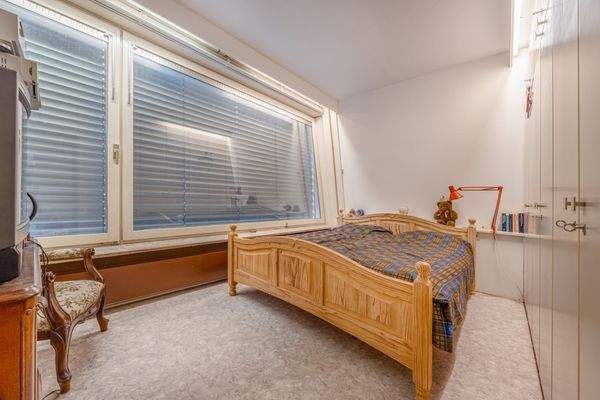 Schlafzimmer vielseitig nutzbar mit Platz für ein klassisches Doppelbett