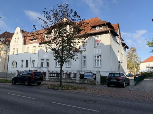 Haus Straßenseite frontal