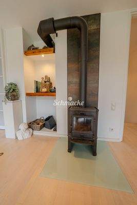 (1)Kamin im Wohnzimmer