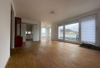 Wohn-, Essbereich, Küche