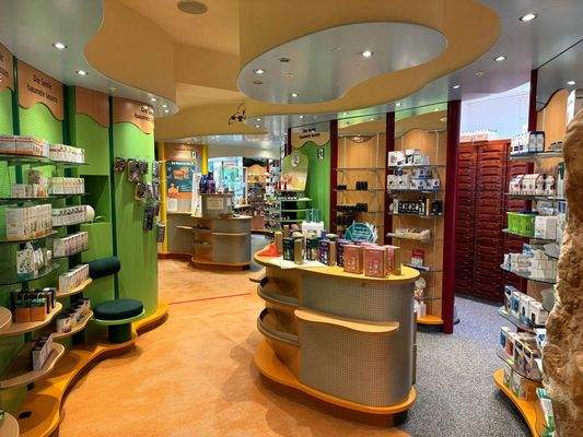 große Verkaufs-/ Ladenfläche