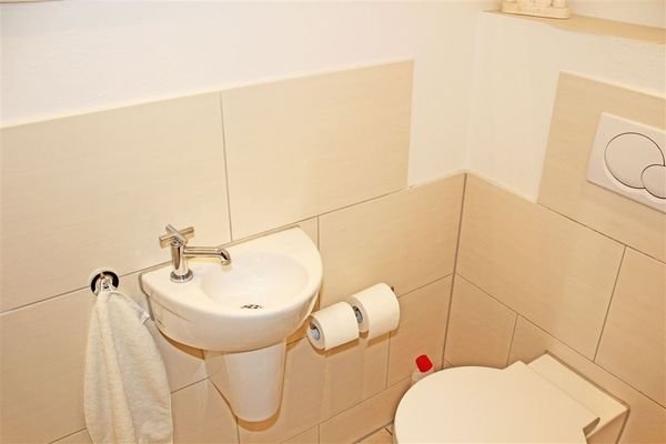 separates WC