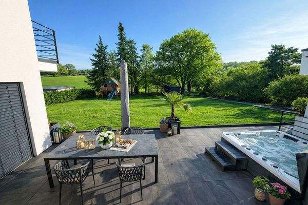 Terrasse mit Whirlpool