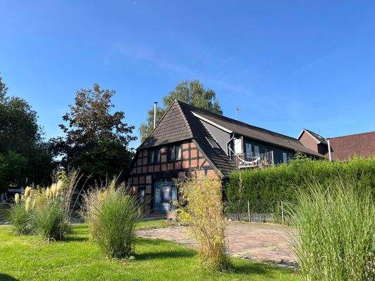 ** Straßenansicht Wohnhaus_KBR_393