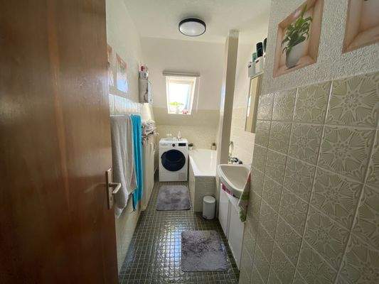 Haus-Fernwald- Badezimmer 1. OG.JPG