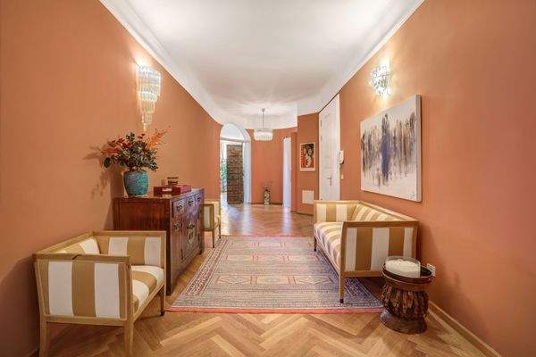 Herrschaftliches Entreé.