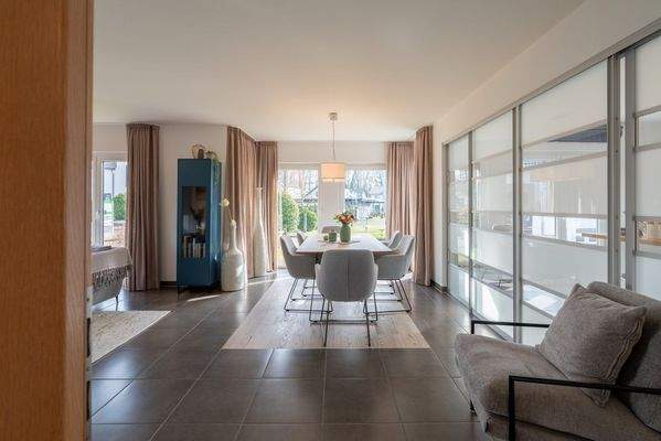 Helle, moderne Wohnküche