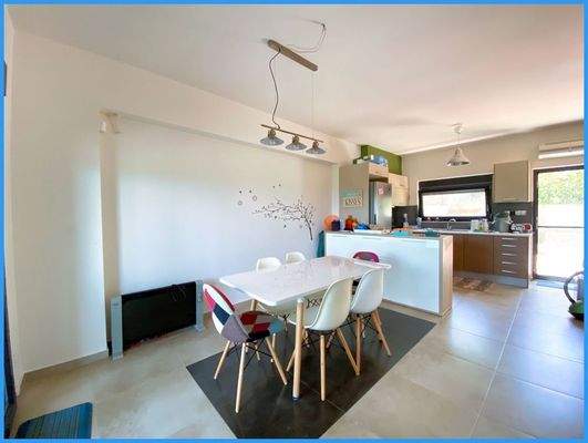 856302989ab74a6a88f4da2d825ed0c7-original