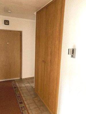 Flur mit Garderobenschrank