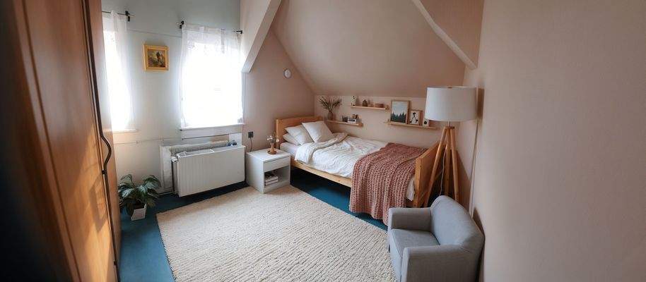 Dachgeschoss 2.2 (KI Home-Staging)