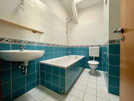 Badezimmer_Badstubenvorstadt_6a_DG_links.jpg