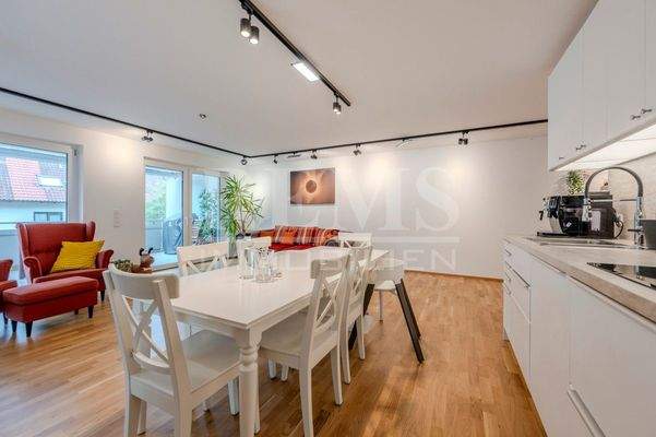 Küche und Essbereich