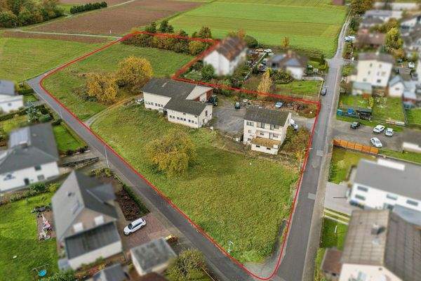 Areal von ca. 9000 m² Grund und Boden 