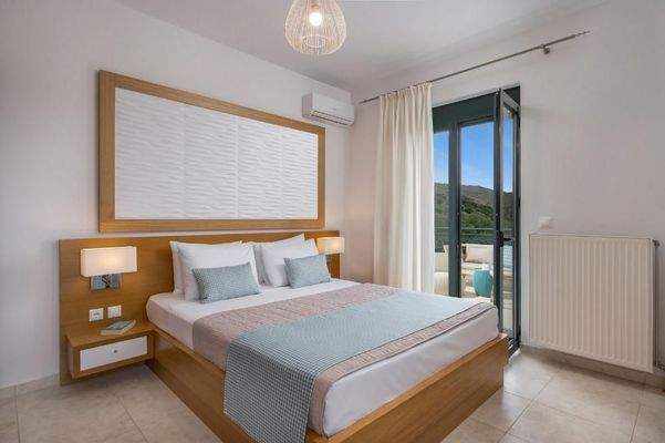 Kreta, Afrata: Premium-Villa mit Meerblick zu verkaufen