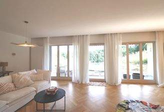 EG Wohnzimmer Blick Terrasse und Garten