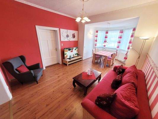 Wohnzimmer neu T - 1.jpg