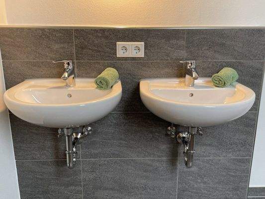 Bad mit 2 Waschbecken