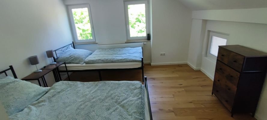 Schlafzimmer 2
