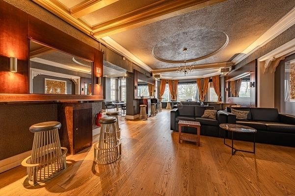 Lounge 1